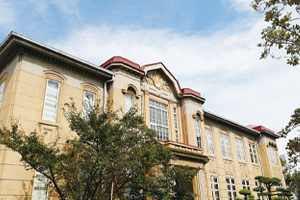 Osaka Shoin Women's University Campus image