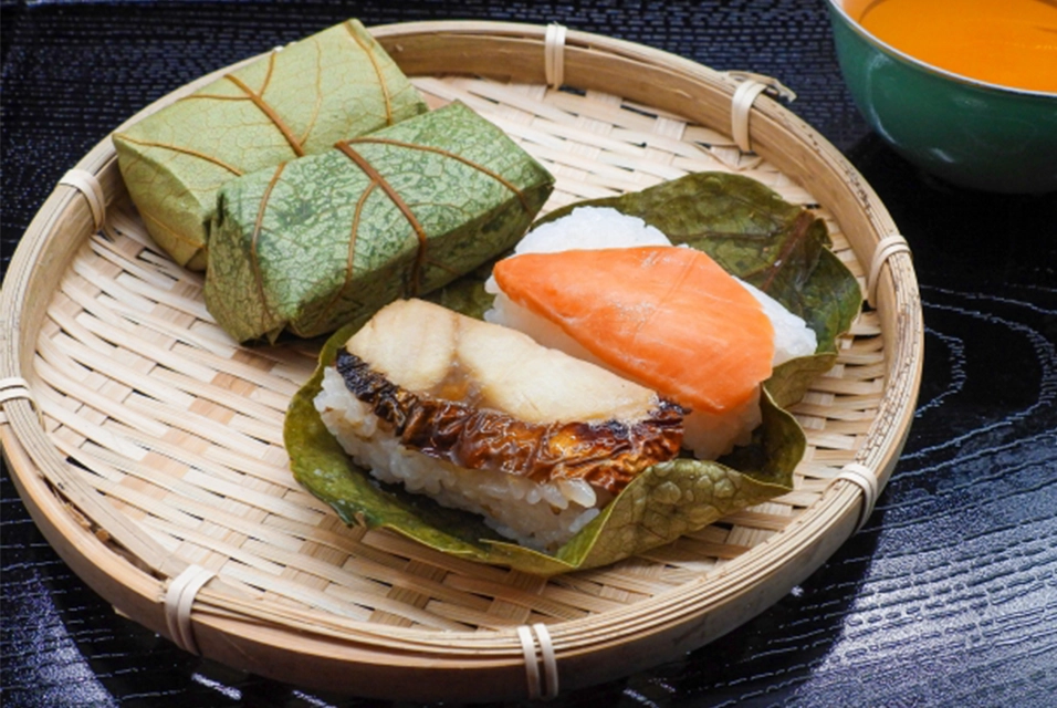 Persimmon leaf sushi