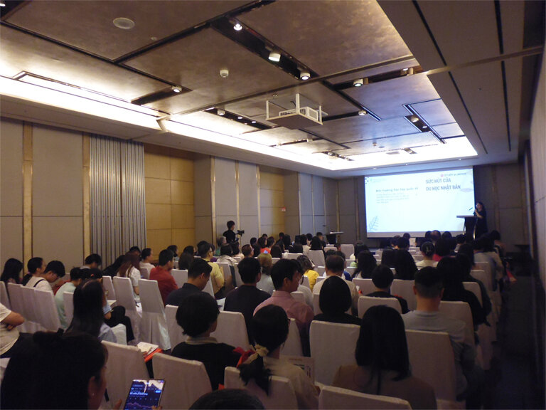 vietnam_fair_seminar